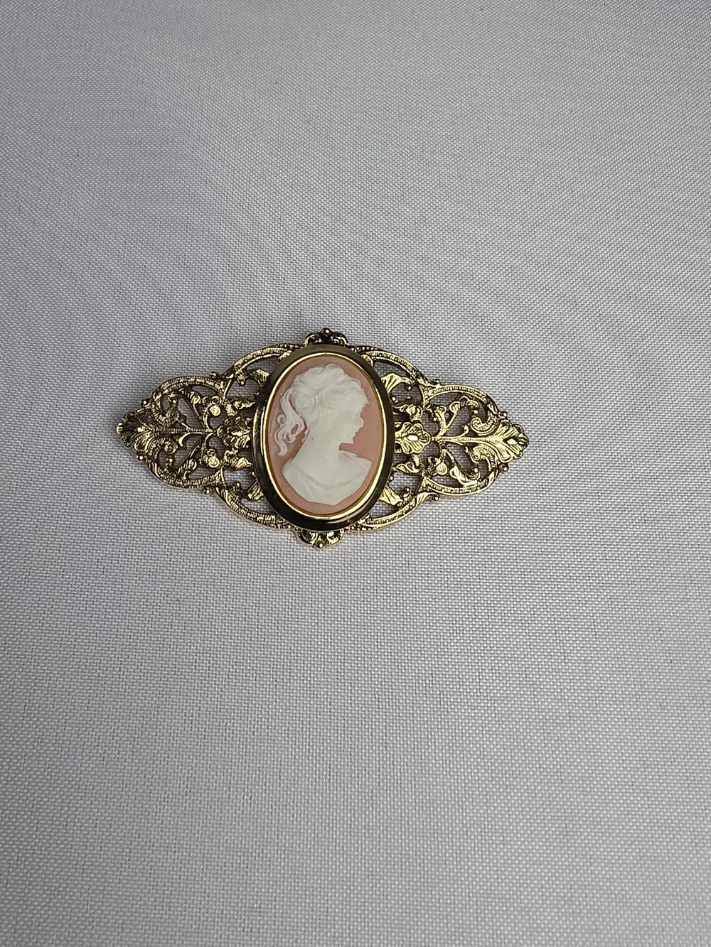 Vintage Gold Tone Filigree Cameo Brooch Ornate Profile Portrait Pin Jewelry